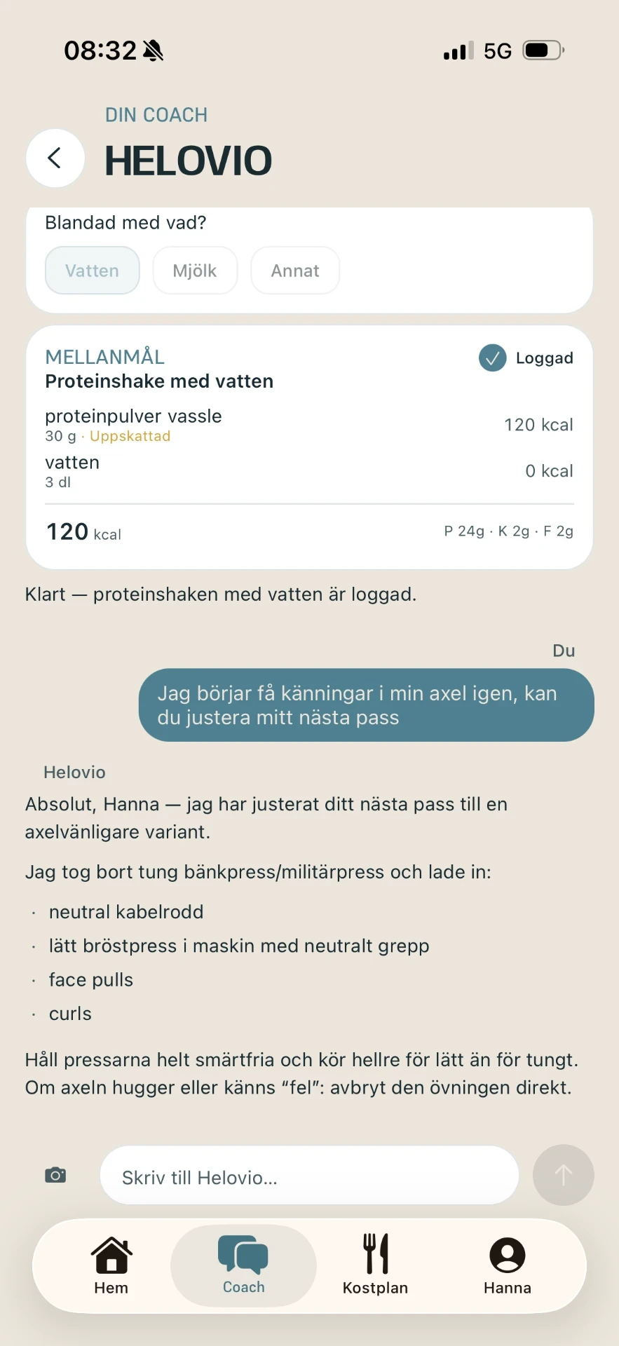Helovioappens coach som svarar och stämmer av i chatten